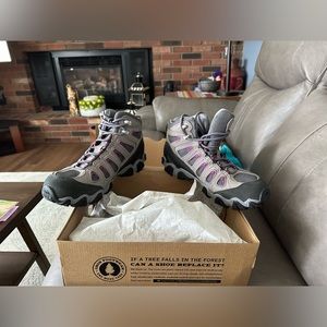 Brand NEW Oboz Sawtooth II Mid Waterproof Hiking Boots